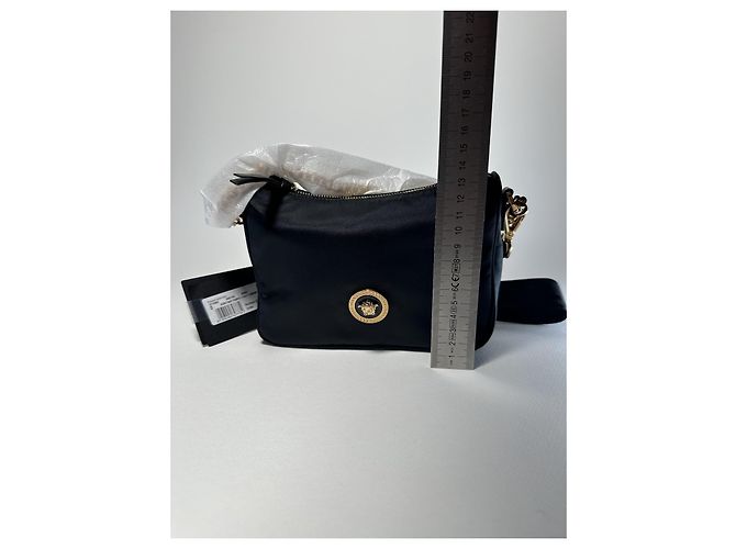 Borsa Hobo Versace Medusa Nera in Tessuto Tecnico Nero - vista 19