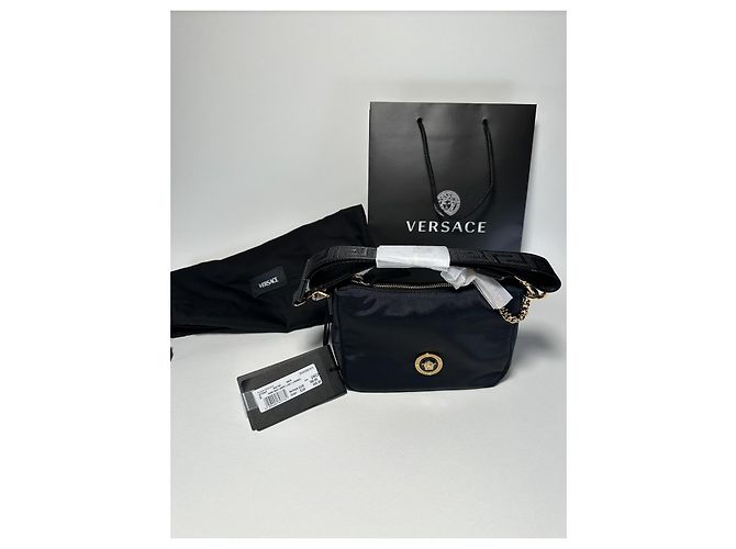 Borsa Hobo Versace Medusa Nera in Tessuto Tecnico Nero - vista 2