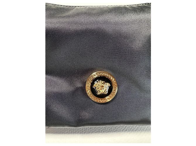 Borsa Hobo Versace Medusa Nera in Tessuto Tecnico Nero - vista 4