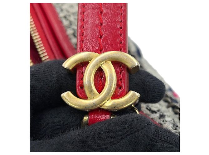 Bolsa de ombro Chanel Gabrielle Medium Hobo em tweed Branco Vermelho Azul marinho - vista 15