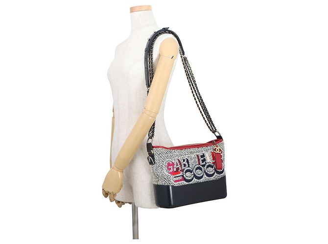Bolsa de ombro Chanel Gabrielle Medium Hobo em tweed Branco Vermelho Azul marinho - vista 4