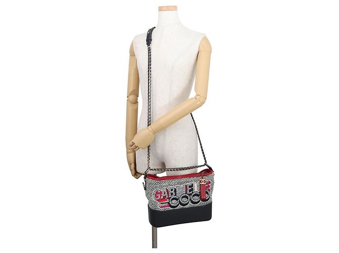 Bolsa de ombro Chanel Gabrielle Medium Hobo em tweed Branco Vermelho Azul marinho - vista 5