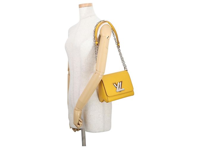 Twist Borsa a tracolla con catena in pelle Epi Louis Vuitton Giallo - vista 4