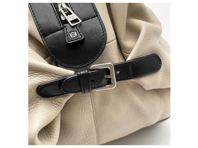 Borsa a mano Loewe Origami Pillow Nero Beige - vista 14