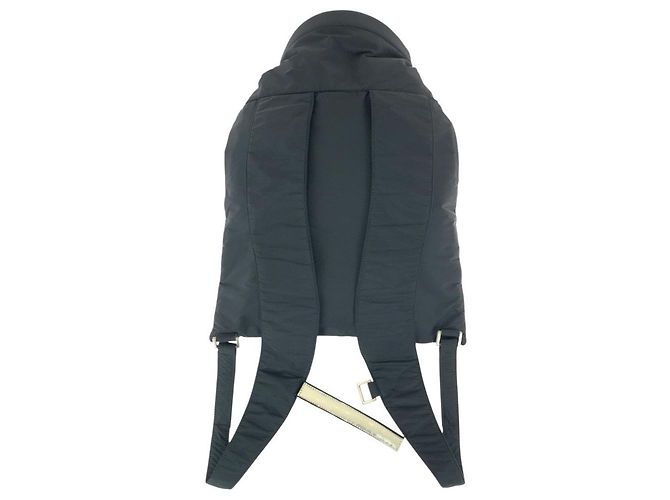 Prada Nylon Rucksack Schwarz mit silberner Hardware - Ansicht 2