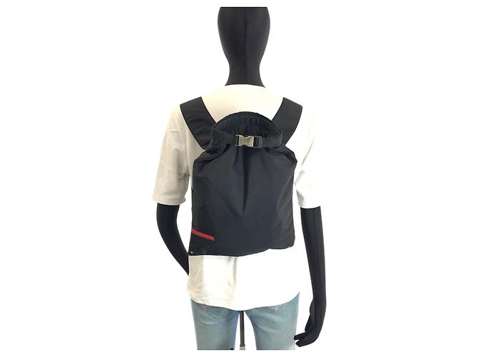 Prada Nylon Rucksack Schwarz mit silberner Hardware - Ansicht 7