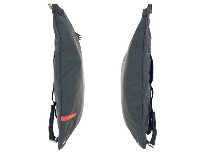 Prada Nylon Rucksack Schwarz mit silberner Hardware - Ansicht 8