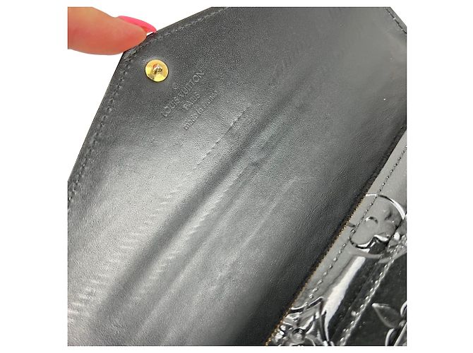 Portafoglio Louis Vuitton Sarah Monogram Vernis Stickers Black Limited Edition Nero - vista 5