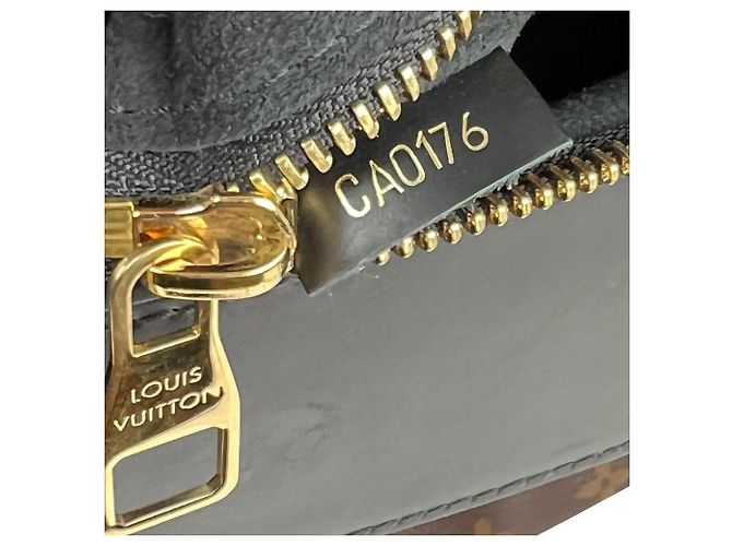 Louis Vuitton Phenix Monogram Leather Tote Bag Braun - Ansicht 6