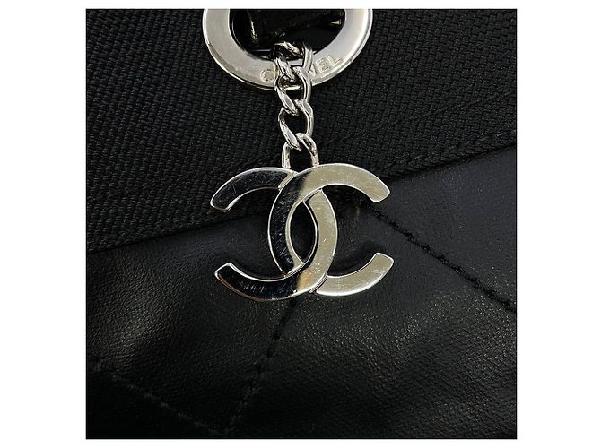 Chanel Matelassé Paris Biarritz Tote MM Nero - vista 15