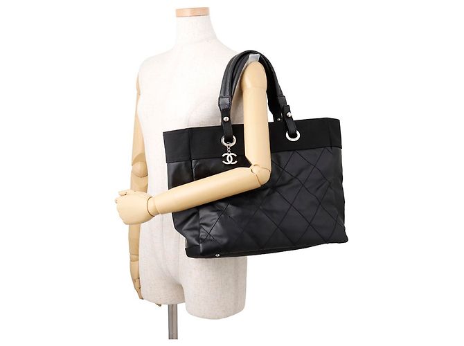 Chanel Matelassé Paris Biarritz Tote MM Nero - vista 4