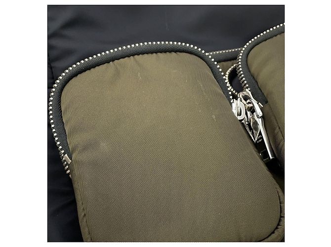Zaino Prada in nylon e gomma nero kaki Cachi - vista 7