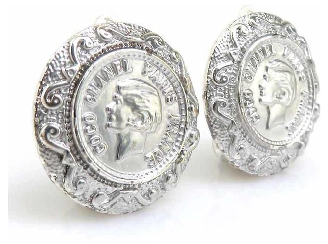 Orecchini Chanel Mademoiselle Metal Silver Argento - vista 2