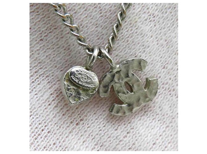 Collana Chanel in argento con cuore Coco Mark - vista 8