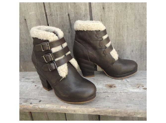 See By Chloé Botines de cuero marrón con hebillas Castaño - vista 2