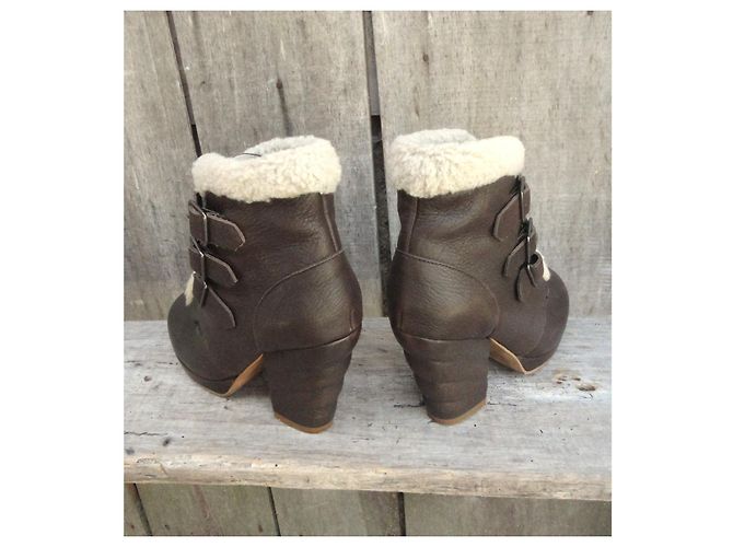 See By Chloé Botines de cuero marrón con hebillas Castaño - vista 4