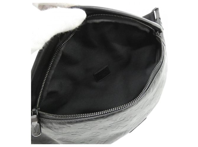 Louis Vuitton Monogram Shadow Discovery Bumbag M44388 Nero - vista 9
