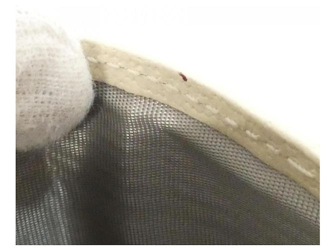 Cartera tríptico Gucci en GG Supreme Beige Crudo - vista 7