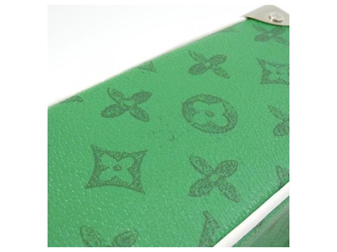 Borsa a tracolla Louis Vuitton Monogram Mini Soft Trunk Verde Verde chiaro - vista 3