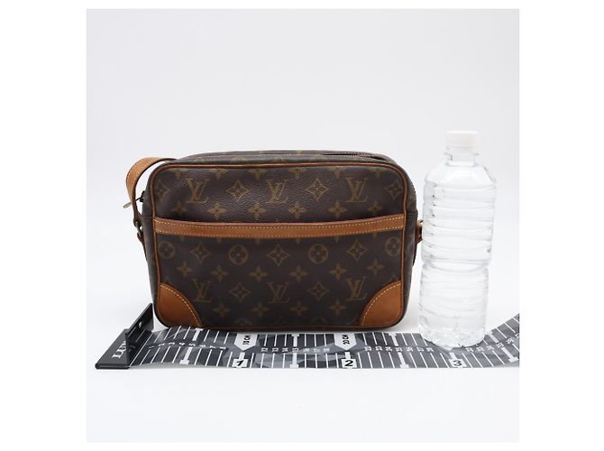 Borsa a Spalla Louis Vuitton Monogram Trocadero PM Marrone Beige Monogramma - vista 3