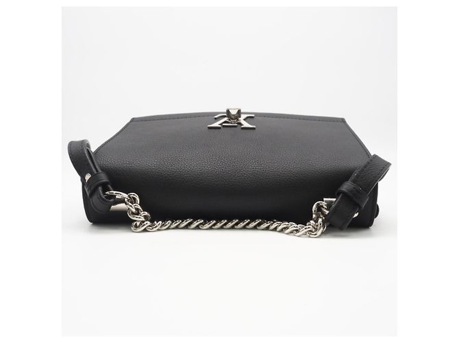 Borsa a tracolla Louis Vuitton Black Leather Lockme II BB Nero - vista 10