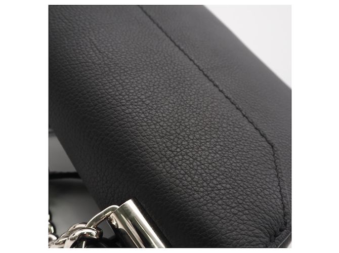 Borsa a tracolla Louis Vuitton Black Leather Lockme II BB Nero - vista 4