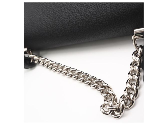 Borsa a tracolla Louis Vuitton Black Leather Lockme II BB Nero - vista 5