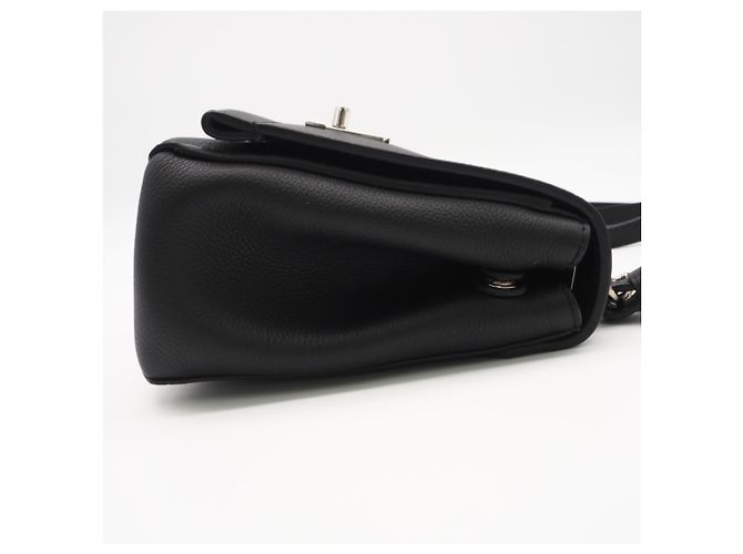 Borsa a tracolla Louis Vuitton Black Leather Lockme II BB Nero - vista 8