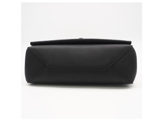 Borsa a tracolla Louis Vuitton Black Leather Lockme II BB Nero - vista 9