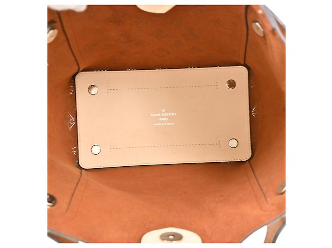 Louis Vuitton Hina Mahina Leather PM Bege - vista 3