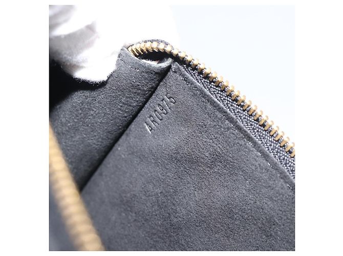 Louis Vuitton Pochette Accessoires Epi Medium Nero - vista 7