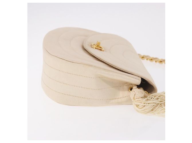 Chanel Vintage Round Flap Satin Beige - vista 3