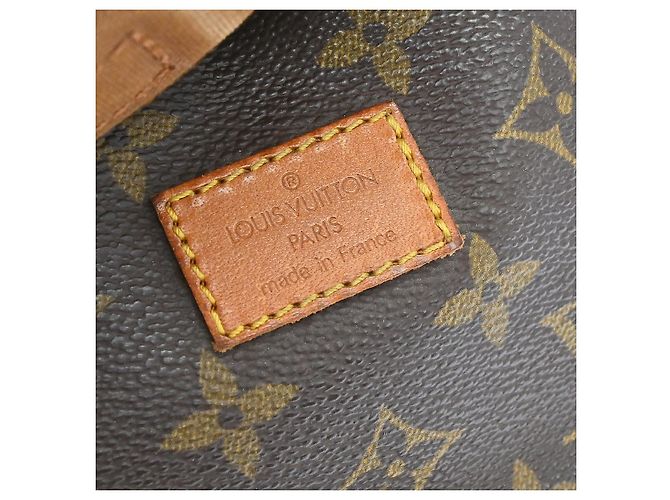 Louis Vuitton Saumur Messenger Monogram Canvas PM Marrone - vista 4