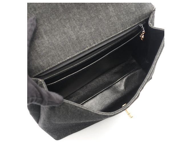 Chanel Coco Mark Handtasche aus schwarzem Denim - Ansicht 3
