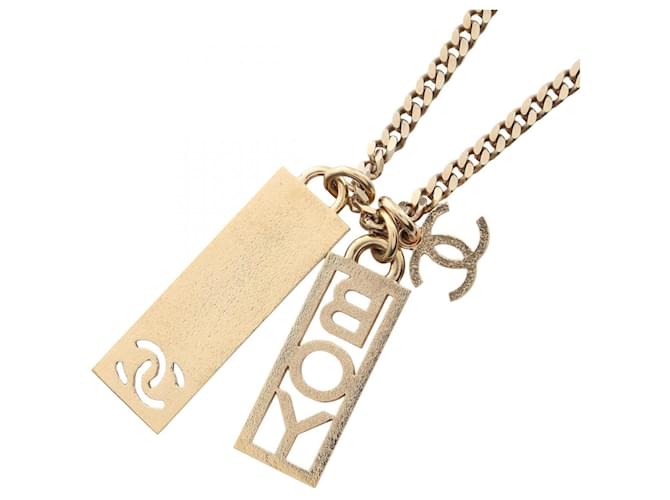 Collar con placa Chanel Coco Mark Dorado - vista 2
