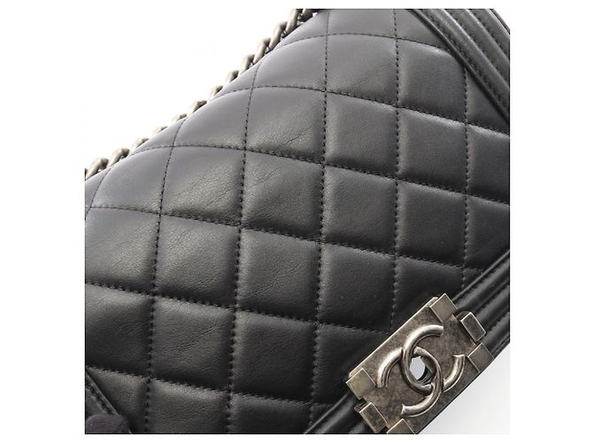 Borsa a tracolla Boy di Chanel in agnello nero - vista 7