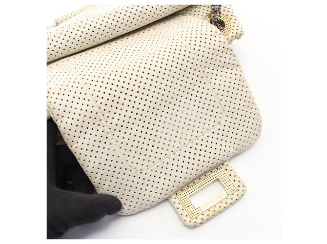 Borsa a Spalla Chanel 2.55 Perforated Bianco - vista 8