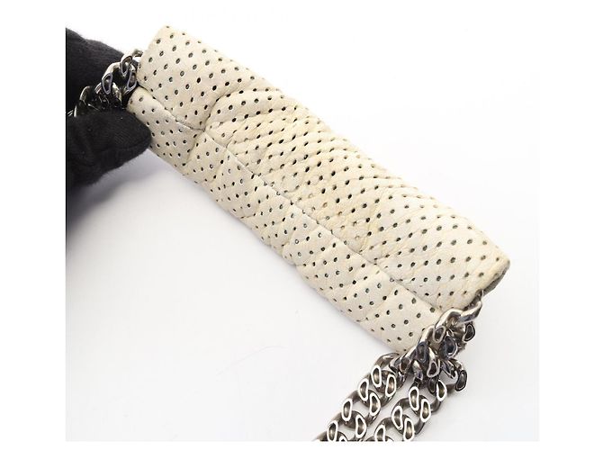 Borsa a Spalla Chanel 2.55 Perforated Bianco - vista 9