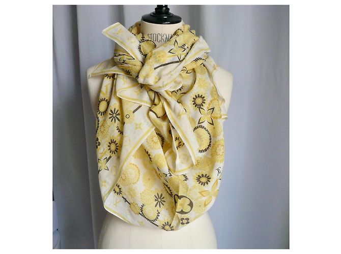 Louis Vuitton Pareo Voile di Cotone Monogram Flowers Marrone Bianco Giallo - vista 2