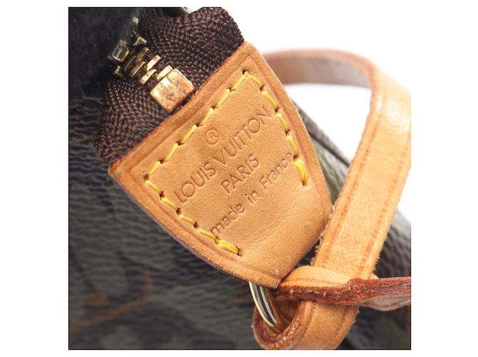 Sac à main Louis Vuitton Pochette Accessoires Marron Kaki - vue 4