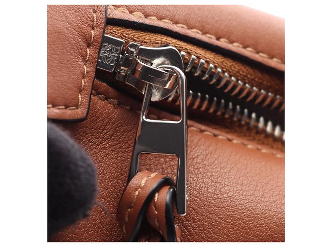 Borsa a tracolla piccola Loewe Cuby Marrone - vista 7