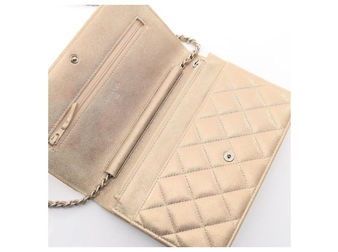 Borsa a Spalla Chanel Matelassé in Pelle Oro D'oro - vista 6