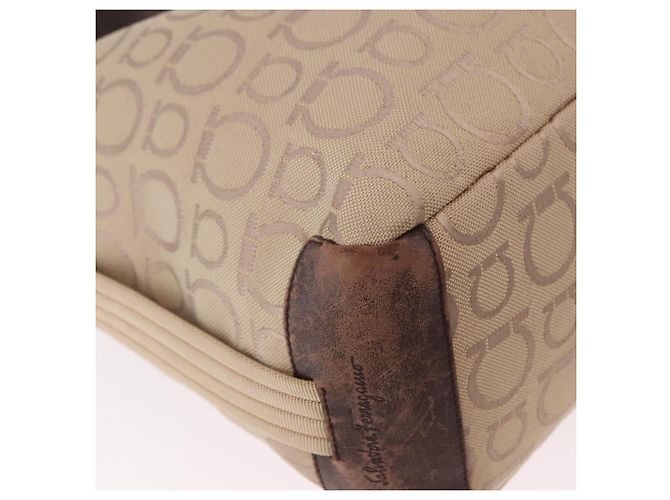 Borsa a tracolla Salvatore Ferragamo Gancini in tela beige e oro Auth gh2197 D'oro - vista 10