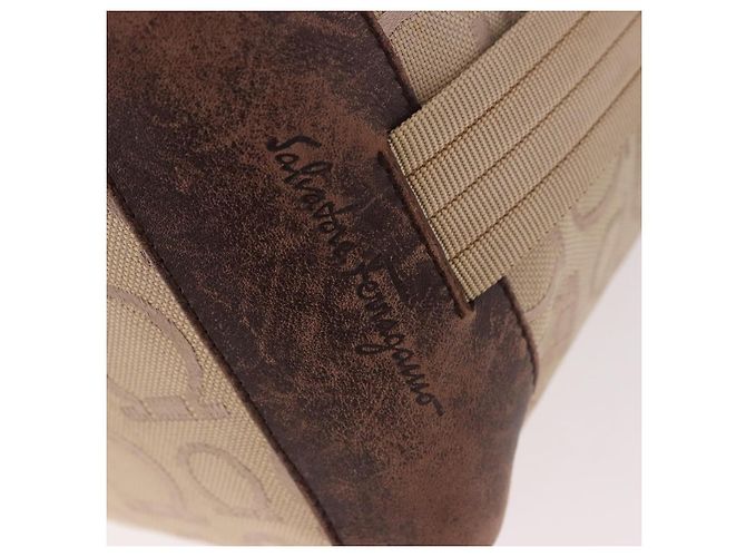 Borsa a tracolla Salvatore Ferragamo Gancini in tela beige e oro Auth gh2197 D'oro - vista 14