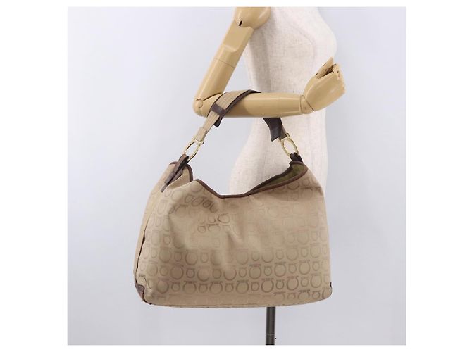 Borsa a tracolla Salvatore Ferragamo Gancini in tela beige e oro Auth gh2197 D'oro - vista 22