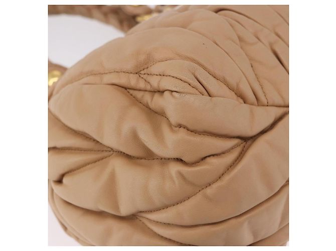 Borsa a mano Miu Miu Matelasse in pelle beige oro Auth 191692A D'oro - vista 10