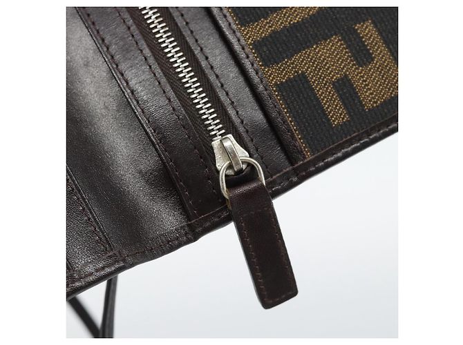 FENDI Zucca Canvas Shoulder Wallet Marrone Nero Auth 190683A - vista 22