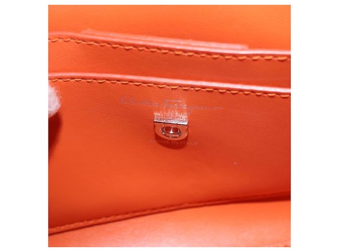 Borsa Salvatore Ferragamo Gancini in Pelle 2 modi Arancione Argento Auth 191599A - vista 17
