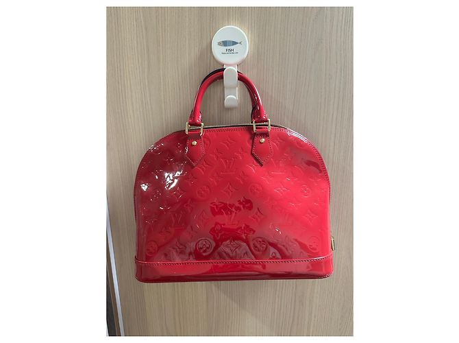 Louis Vuitton Alma - Bolsa em couro verniz vermelho - vista 2