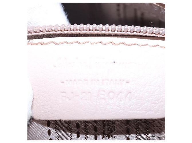 Salvatore Ferragamo Vala Lackleder Beige - Ansicht 6